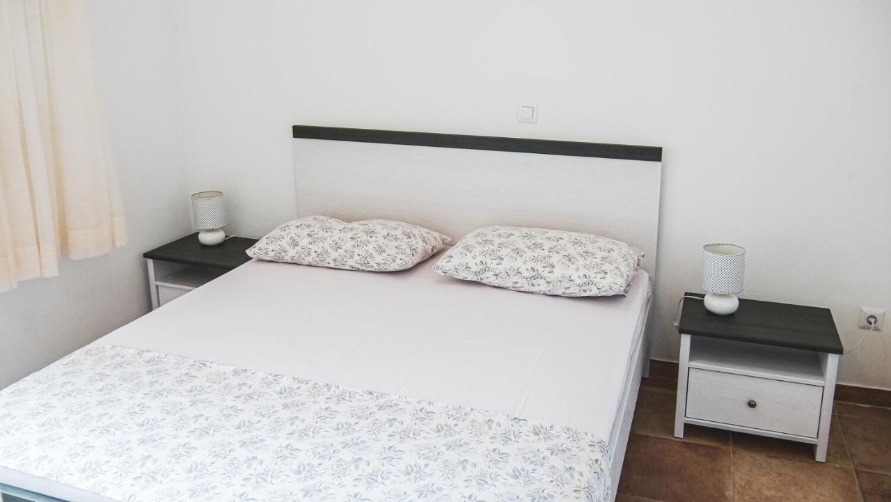 Fully Renovated One Bedroom Apartment With A Seaview - A Sevid Exterior photo