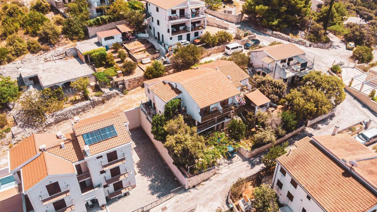 Fully Renovated One Bedroom Apartment With A Seaview - A Sevid Exterior photo