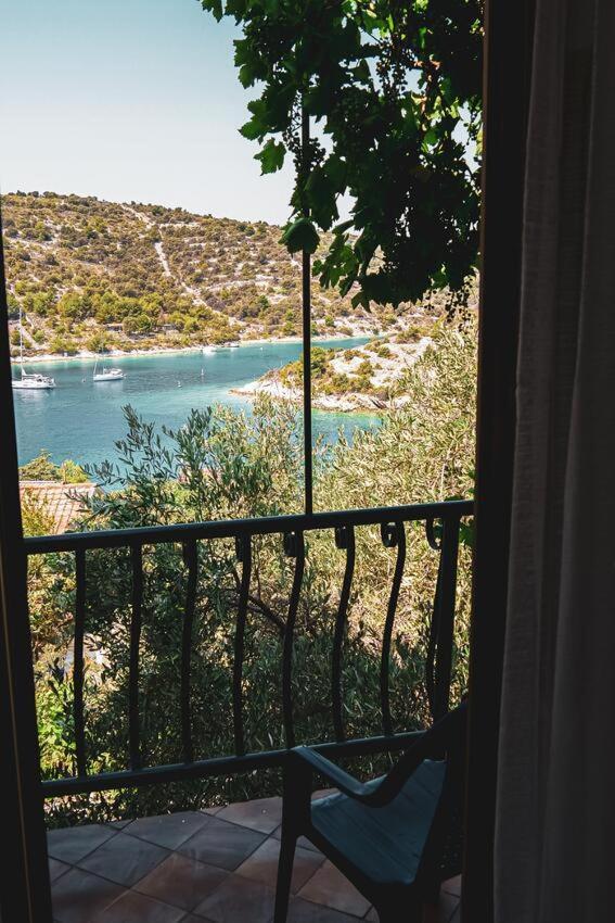 Fully Renovated One Bedroom Apartment With A Seaview - A Sevid Exterior photo